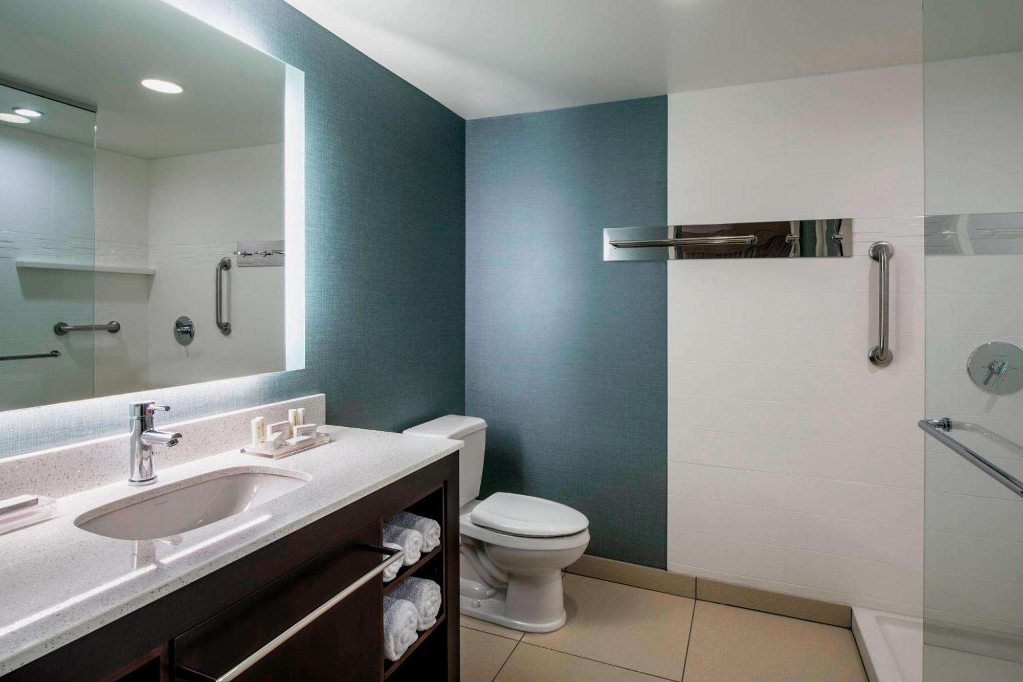 Residence Inn By Marriott Regina Bagian luar foto