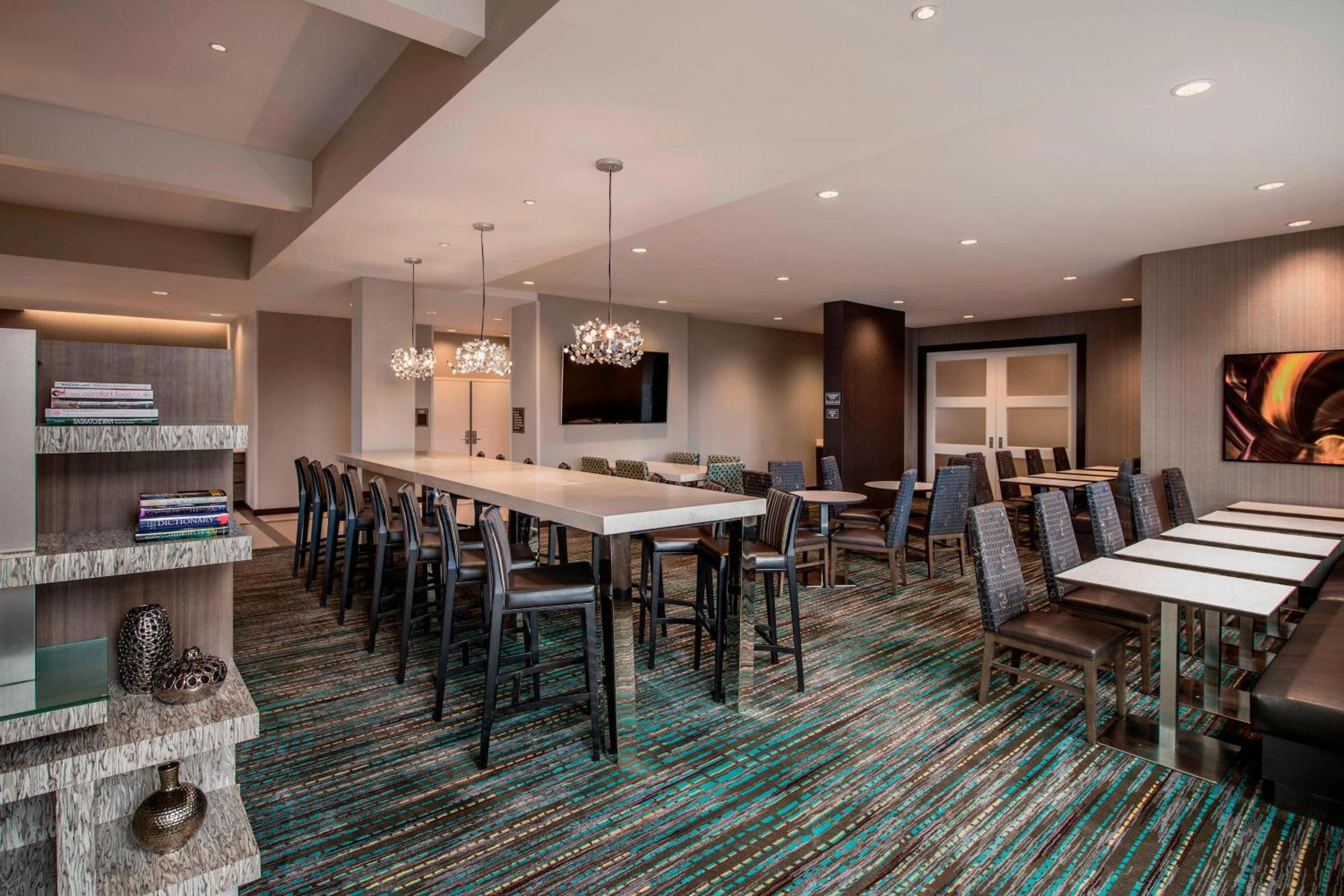 Residence Inn By Marriott Regina Bagian luar foto