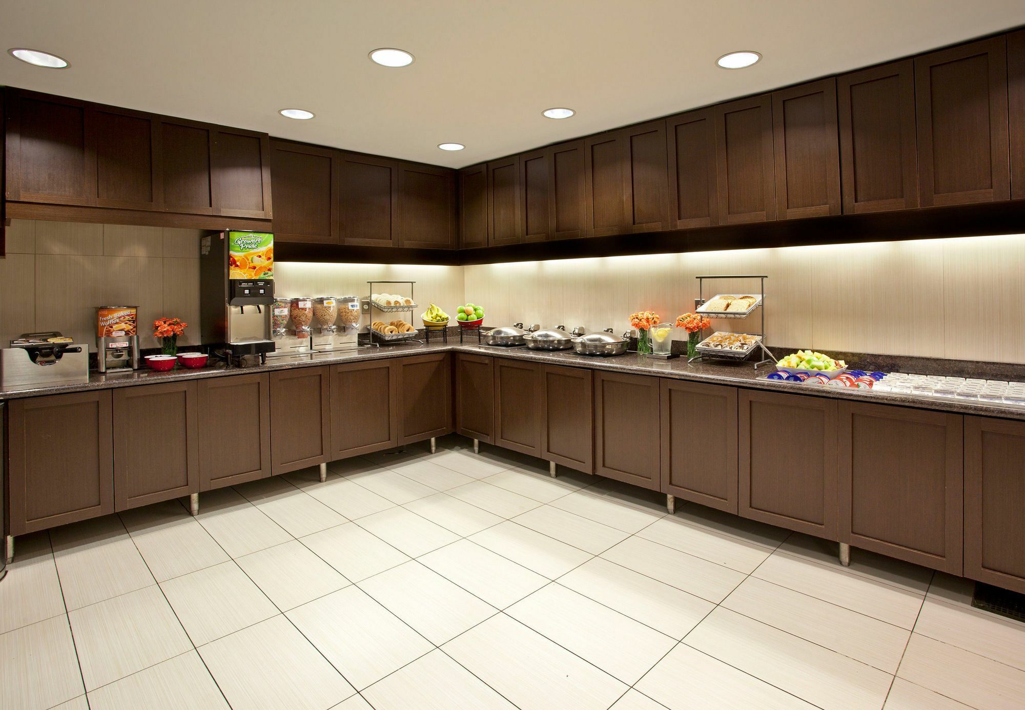 Residence Inn By Marriott Regina Bagian luar foto